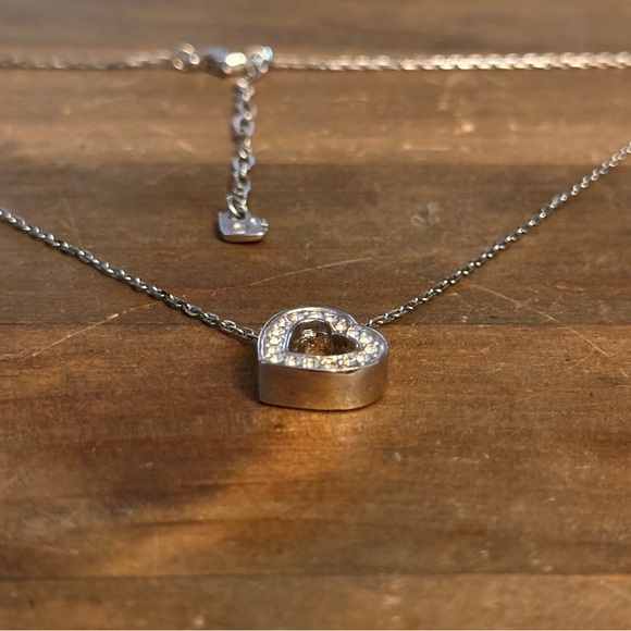 Swarovski paved crystal heart pendant necklace - Picture 6 of 7